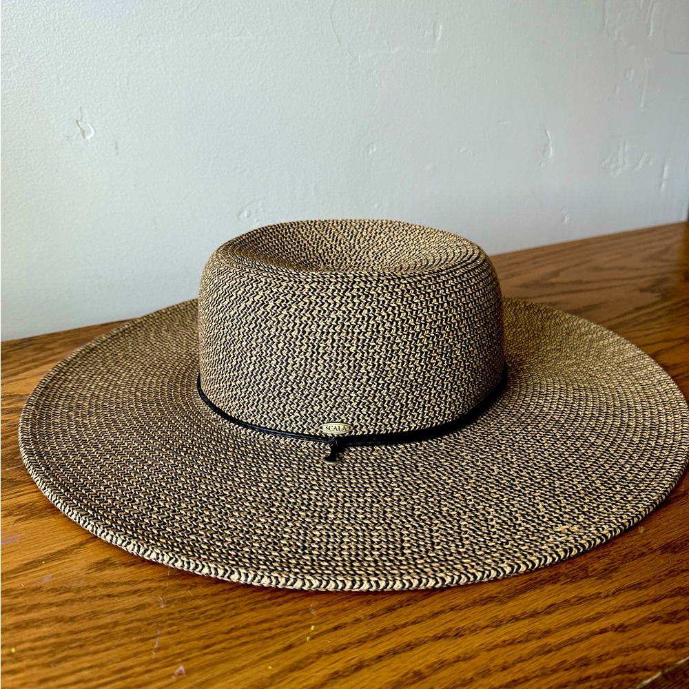 Scala Women's  "CLEO" Fine Braid Raffia Round Crown - 4” Brim & Chin Cord sunhat